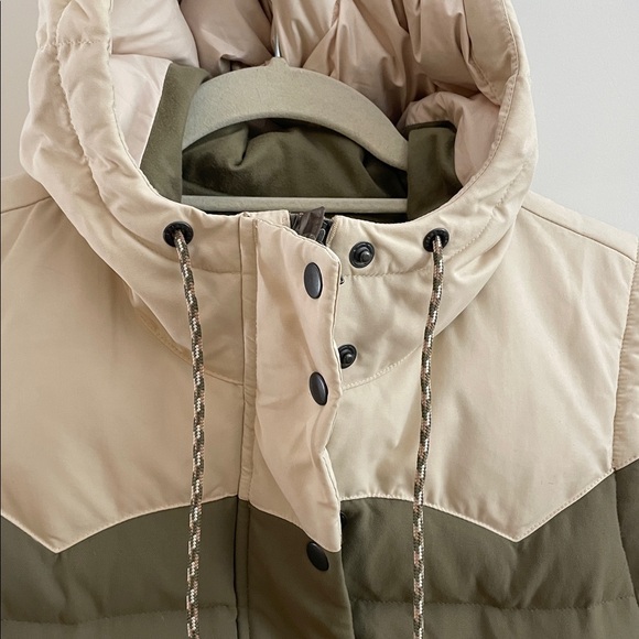 Patagonia Down BIVY Women Olive and Cream Puffer Vest medium LIKE NEW - Picture 7 of 11